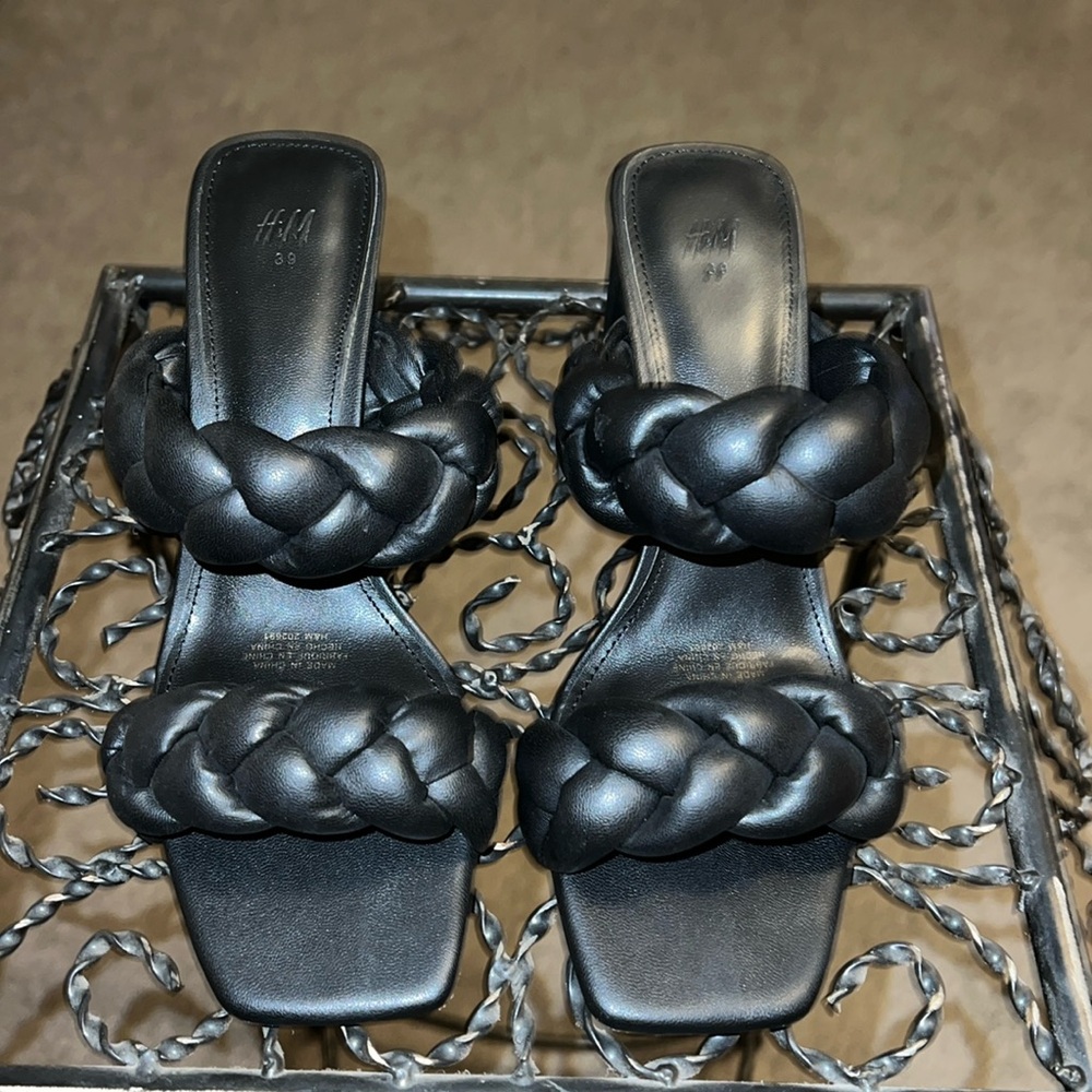 H&M women black sandals. Never worn